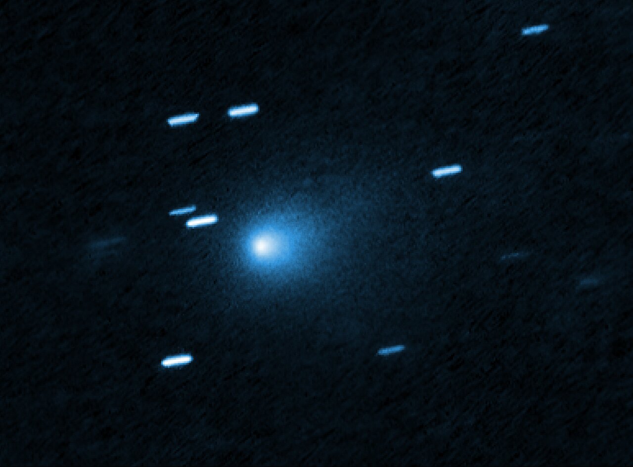 Hubble of interstellar comet before it went behind the Sun from our perspective
