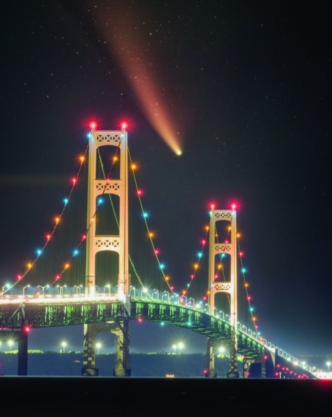 Comet NEOWISE (C/2020 F3) above the Mackinac Bridge