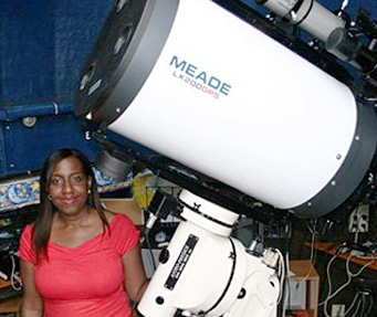 Discoverer Barbara Harris with her scope