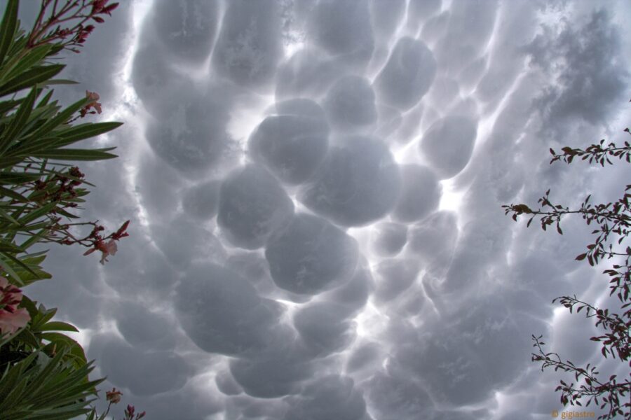 Mammatus Clouds - Sky & Telescope