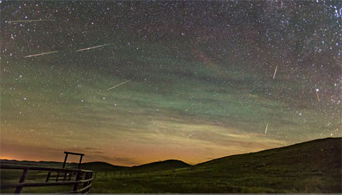 Perseids-by-Alan-Dyer_Aug-12-2016