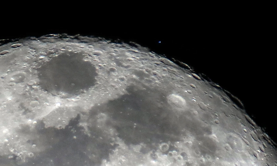Veja a Lua Esconder Regulus, o Coração Estelar do Leão