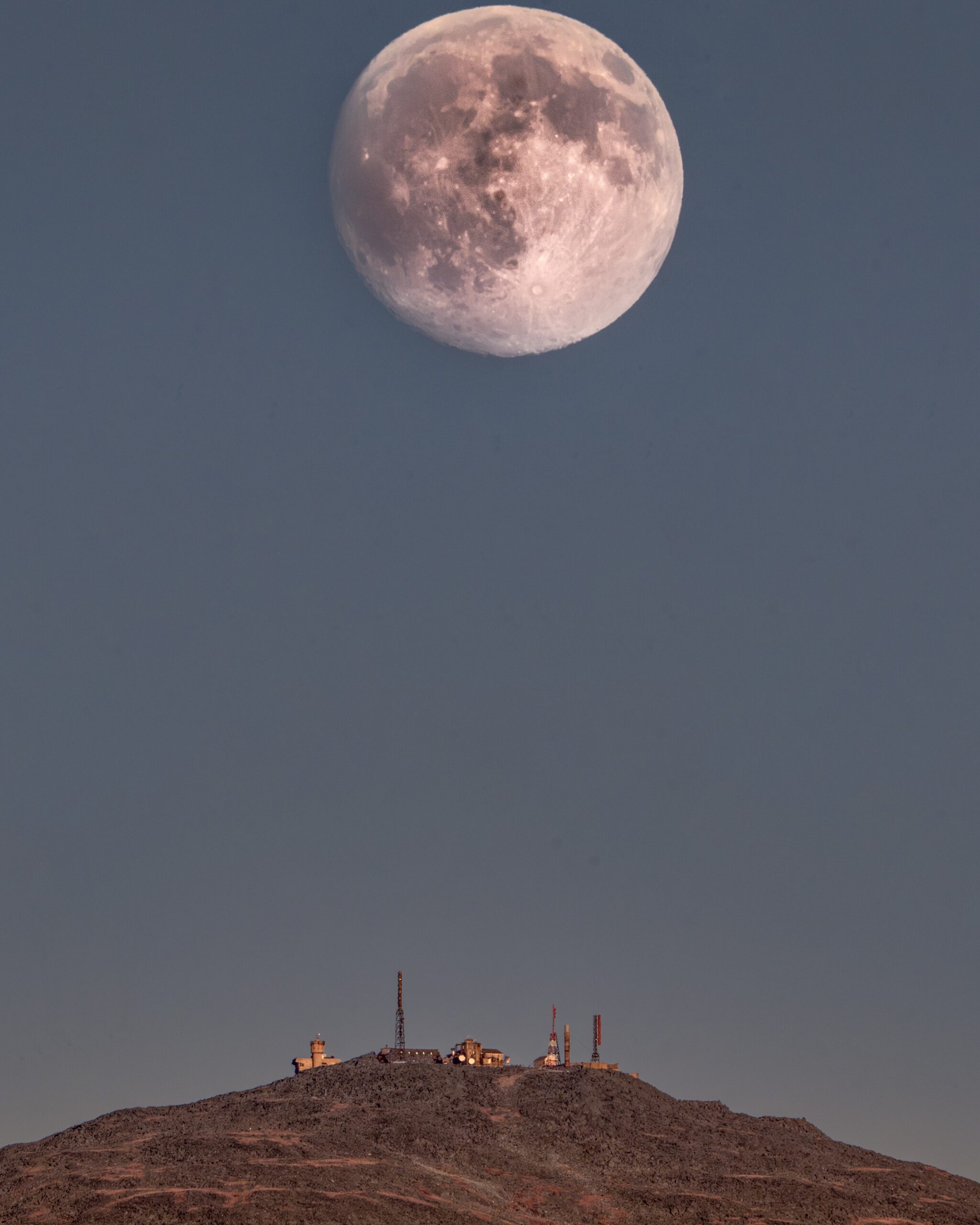 Hunter Over Mt Washington  