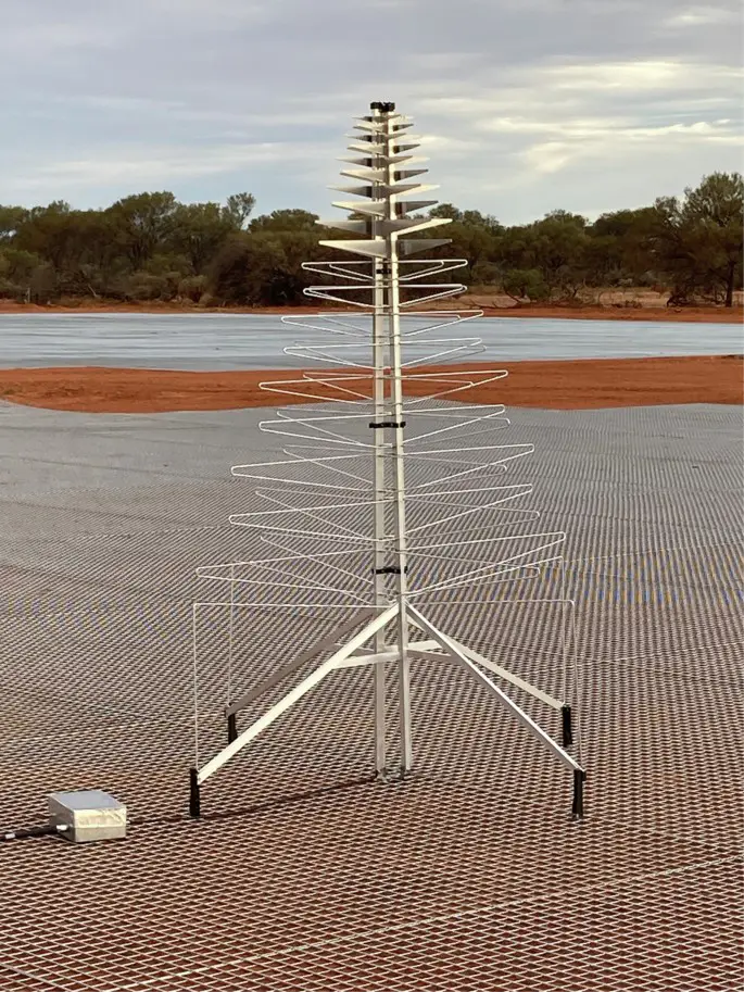 Low-frequency radio antenna