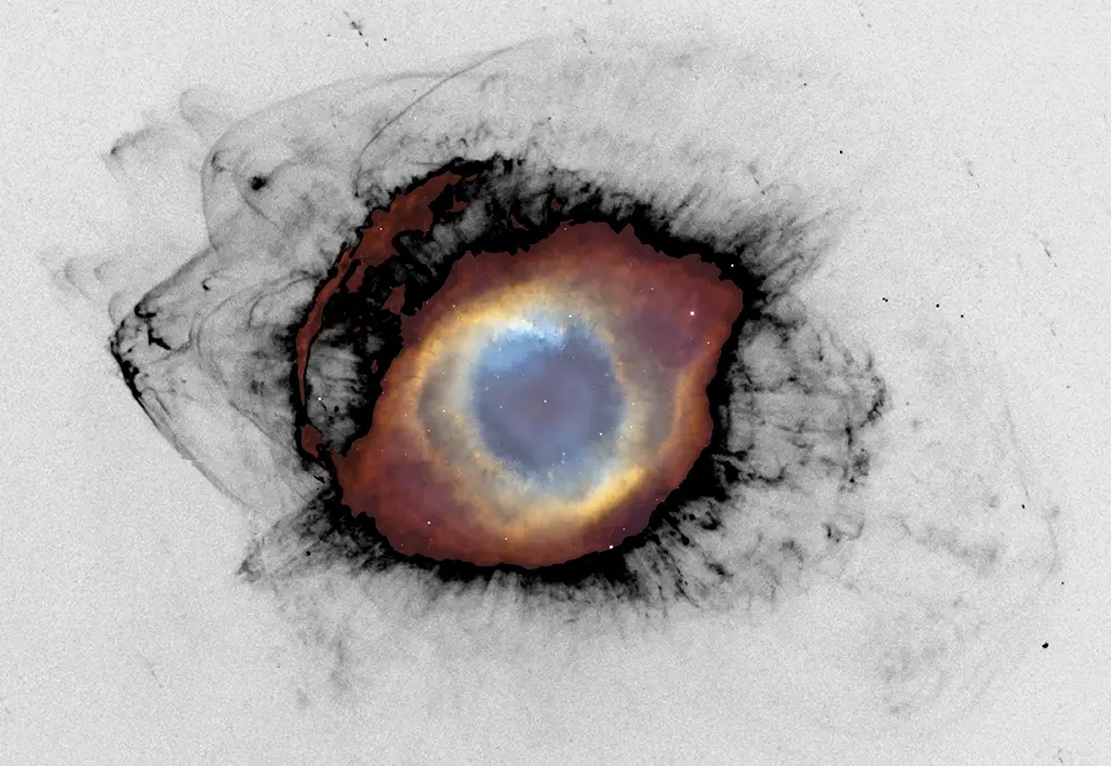 Nebulosa Hélice (tons de cinza)