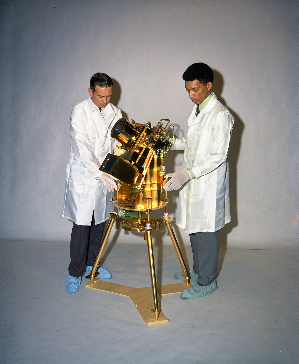 George Carruthers: Telescope Maker and Lunar Pioneer - Sky & Telescope