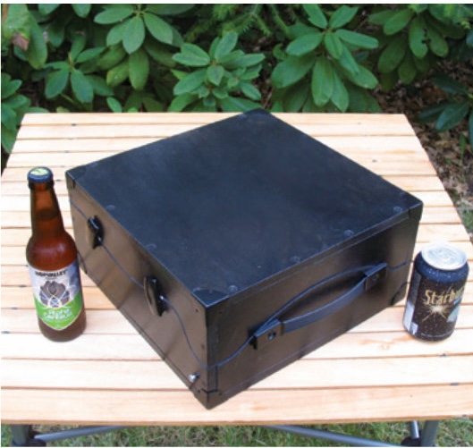 Compact Observing Kit: The entire scope, eyepieces, finder, collimator, and flashlight all fit within the 123⁄4′′ × 123⁄4′′ × 6′′ box | Sky & Telescope